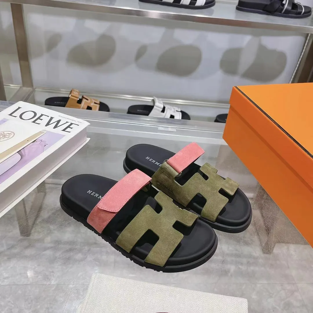 👟👟Ex-factory price 480👟👟 H Home HERMES's recently popular Erjiu shoes - classic style. [Fireworks][Fireworks][Fireworks][Fireworks][Fireworks][Fireworks] Sandals, paired with various colorful socks, are popular. ✅Upper: imported mixed sheepskin, deerskin ✅Inner: imported mixed sheepskin ✅Outsole: T👟👟Ex-factory price u non-slip and wear-resistant outsole ✅Number of codes: 35-41